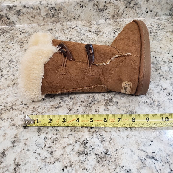 Apres by Lamo Faux Suede Buckskin Faux Fur Boots Girl's Size 1Y - Picture 7 of 16